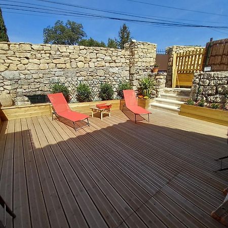 Chez Daniele Chambre Avec Jacuzzi Et Terrasse Privee Murs  Exterior foto